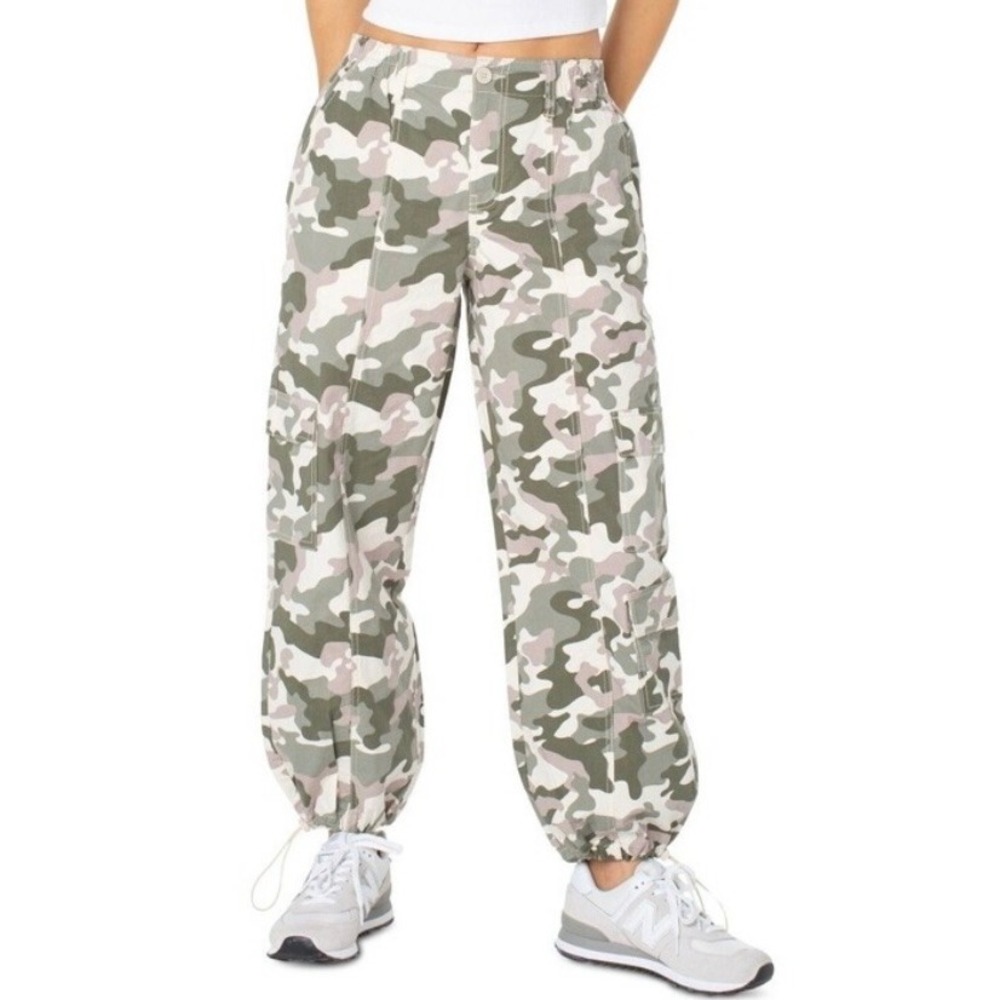 Celebrity Pink NWT Camo Cream Beige Cargo Pants‎ Large Army Casual Street